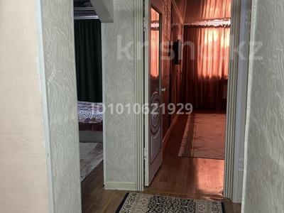 2-бөлмелі пәтер · 80 м² · 2/2 қабат, Қалдыгараев 19 — Бейнеуская гимназия, бағасы: 10 000 ₸