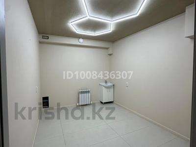 Свободное назначение, офисы, магазины и бутики, салоны красоты, образование, кабинеты и рабочие места, студии · 183 м² за 800 000 〒 в Уральске, мкр Школьник