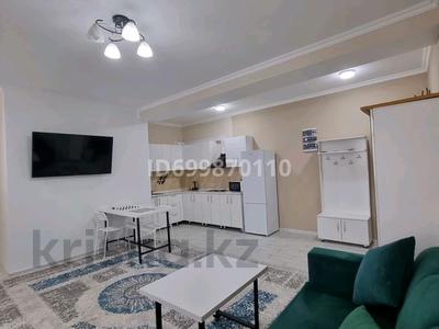 3-бөлмелі пәтер · 85 м² · 9/19 қабат, 7-ш/а., Мкр.7а 20, бағасы: 30 000 ₸ в Актау, 7-й мкр
