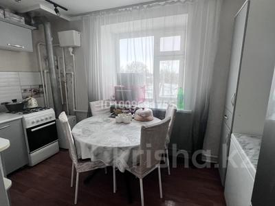 3-комнатная квартира · 62 м² · 3/3 этаж, Матросова 34 — Нур Сити 1 мкр напротив за 13 млн ₸ в Актобе, жилой массив Жилянка