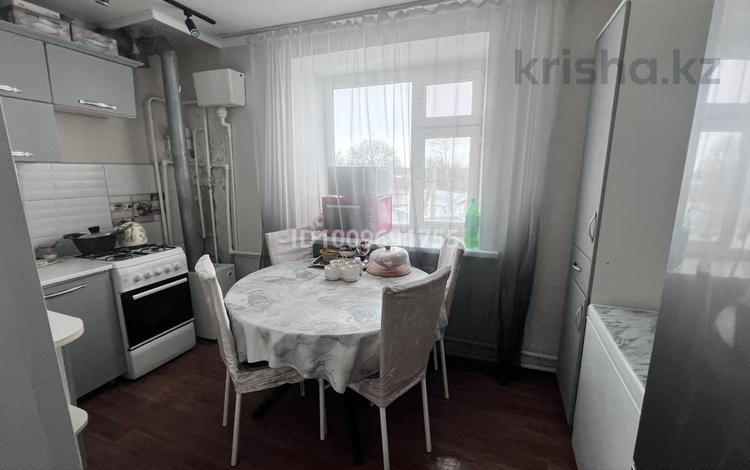 3-комнатная квартира · 62 м² · 3/3 этаж, Матросова 34 — Нур Сити 1 мкр напротив за 13 млн ₸ в Актобе, жилой массив Жилянка — фото 2