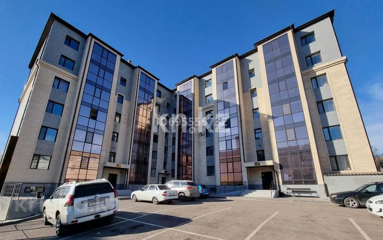 3-бөлмелі пәтер, 87.4 м², 2/6 қабат, Майкудук, Мкр Голубые пруды, бағасы: 43 млн 〒 в Караганде, Алихана Бокейханова р-н — фото 2