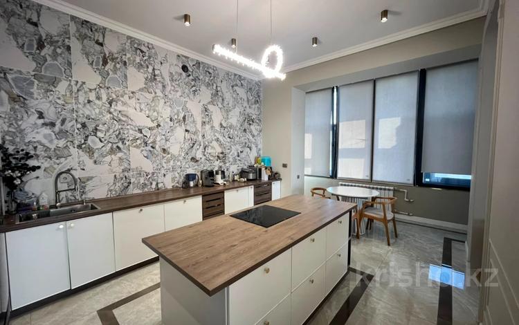 4-комнатная квартира · 182.3 м² · 6/6 этаж, Ибраева 125 за 150 млн ₸ в Семее — фото 16