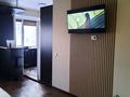 1-комнатная квартира, 33 м², 2/5 этаж посуточно, Сатпаева за 8 000 〒 в Павлодаре — фото 2
