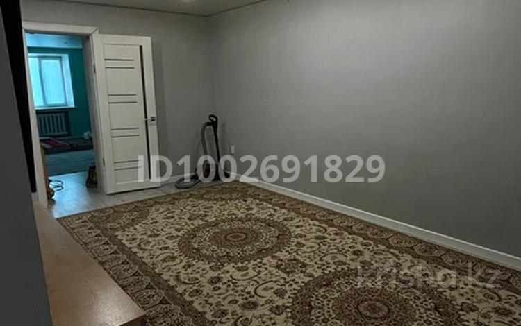 3-комнатная квартира · 64 м² · 5/5 этаж, Ауэзова 40 за 14 млн 〒 в Аксу — фото 2