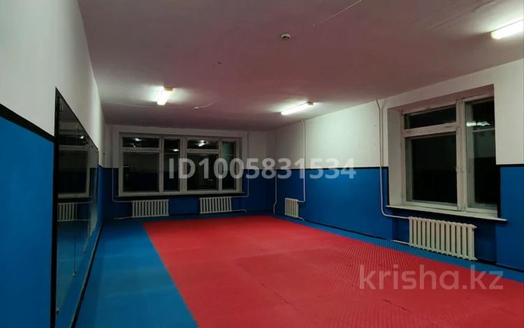 Фитнес и спорт, студии · 80 м² за 90 000 ₸ в Усть-Каменогорске, Ульбинский — фото 2
