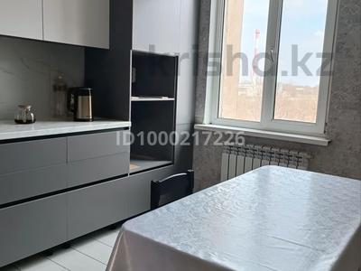Пәтерлер в Алматы: 2-бөлмелі пәтер · 65 м² · 3/6 қабат, мкр Кокжиек 35, бағасы: 33 млн 〒 2-бөлмелі пәтер · 65 м² · 3/6 қабат, мкр Кокжиек 35, бағасы: 33 млн 〒 в Алматы, Жетысуский р-н