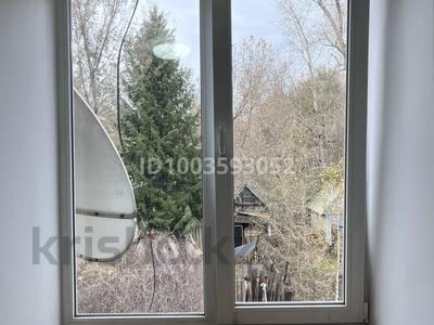 3-комнатная квартира · 56.4 м² · 2/2 этаж, Берестова 30 за 3.8 млн 〒 в Глубокое