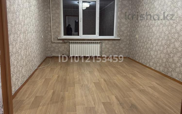 2-комнатная квартира · 45.5 м² · 1/5 этаж, 5мкр 12а — Береке за 14.2 млн 〒 в Талдыкоргане, мкр Самал — фото 2