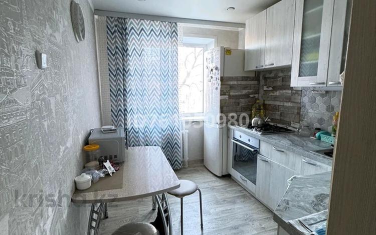3-комнатная квартира · 63.7 м² · 3/9 этаж, мкр Строитель 5 — На против Аяжана за 24.5 млн ₸ в Уральске — фото 2