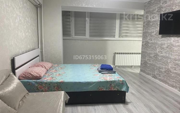 1-комнатная квартира, 40 м², 1/10 этаж по часам, 11-й мкр 7д за 1 000 〒 в Актау, 11-й мкр — фото 14