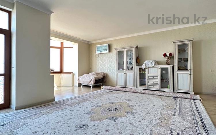 4-бөлмелі пәтер · 194 м² · 8/14 қабат, 17-ш/а., 17 мкрн 7, бағасы: 75 млн ₸ в Актау, 17-й мкр — фото 2