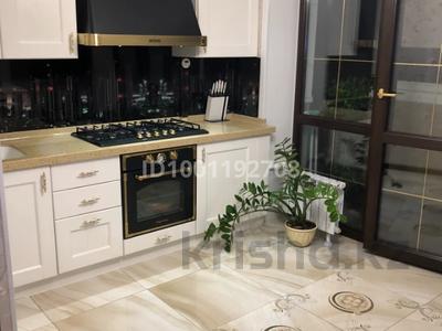 3-бөлмелі пәтер · 90 м² · 4/5 қабат, Кабанбай батыр, бағасы: 115 млн ₸ в Алматы, Медеуский р-н