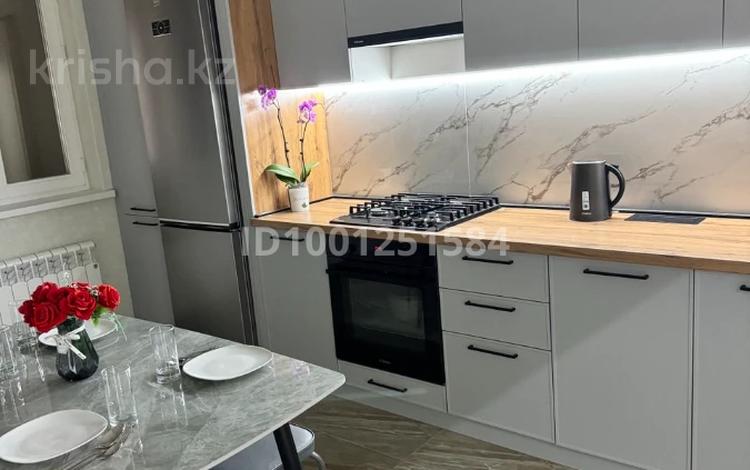 2-бөлмелі пәтер · 84 м² · 2/10 қабат, 12 ш/а. 15д, бағасы: 600 000 ₸ в Актобе, мкр 12 — фото 2