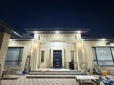 Отдельный дом · 5 комнат · 180 м² · 4.5 сот., Исатай батыр за 150 млн ₸ в Уральске