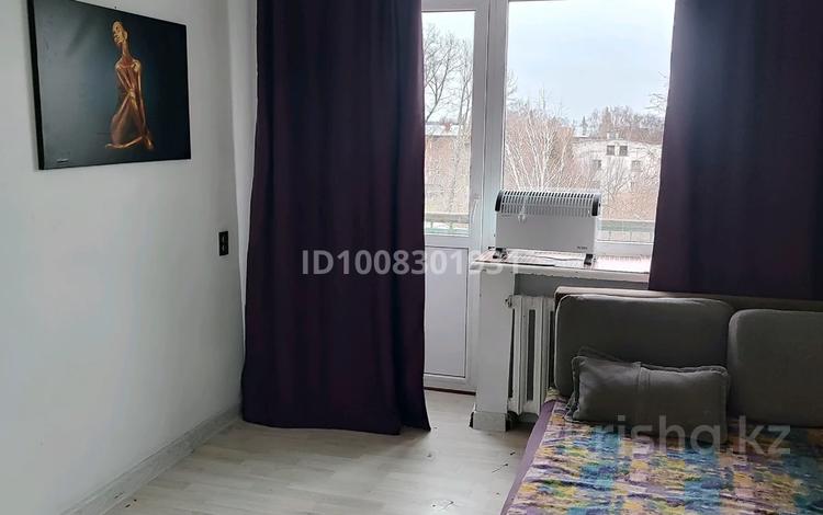 3-бөлмелі пәтер · 53 м² · 5/5 қабат, Космонавтов, бағасы: 9 500 ₸ в Риддере — фото 3