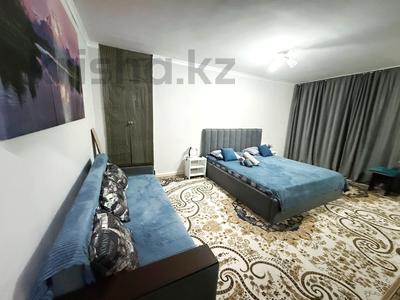 1-комнатная квартира · 32 м² · 2/4 этаж, мкр Омега, Молдагуловой 2/1 — Жукова-Молдагуловой за 10 000 ₸ в Уральске