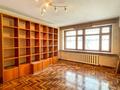 4-комнатная квартира, 135 м², 2/5 этаж помесячно, Назарбаева 244 — Кажымукана за 500 000 〒 в Алматы, Медеуский р-н — фото 12