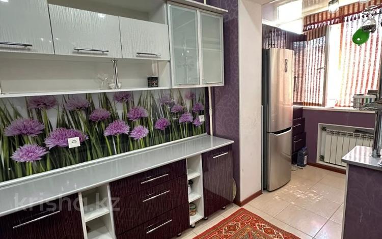 3-комнатная квартира · 70 м² · 4/5 этаж, 12-й мкр 61 за 18.5 млн ₸ в Актау — фото 2