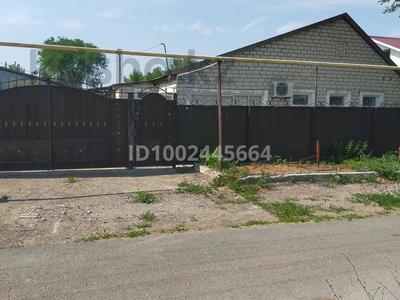 Отдельный дом · 4 комнаты · 104 м² · 11 сот., Тихоненко 96 — Центр города за 25 млн 〒 в Аксае