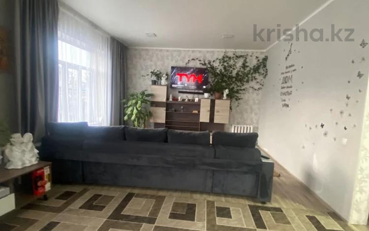 Отдельный дом · 4 комнаты · 212.9 м² · 7 сот., Матросова за 35 млн ₸ в Павлодаре — фото 2