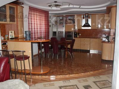 Отдельный дом • 7 комнат • 450 м² • 6 сот., Потапова 36 за 84.9 млн 〒 в Павлодаре