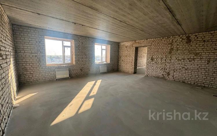 2-бөлмелі пәтер · 70.2 м² · 4/9 қабат, Казправды 7/2, бағасы: ~ 25 млн ₸ в Павлодаре — фото 2