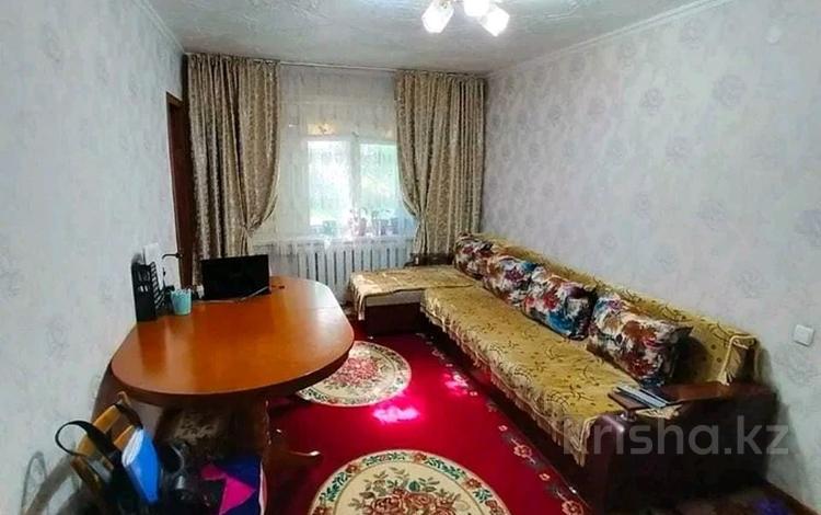 3-комнатная квартира, 63 м², 1/4 этаж помесячно, Шевченко за 100 000 〒 в Талдыкоргане — фото 2