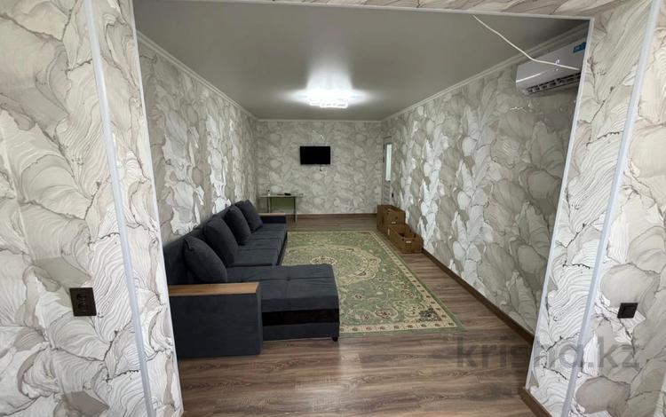 2-комнатная квартира · 60 м² · 5/5 этаж, 8-й микрорайон 13 за 200 000 ₸ в Шымкенте, Туран р-н — фото 2