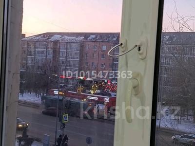 3-бөлмелі пәтер · 70 м² · 4/9 қабат, 4 ш/а 10 — Возле остановки 4 микрорайон, бағасы: 160 000 ₸ в Уральске, мкр 4