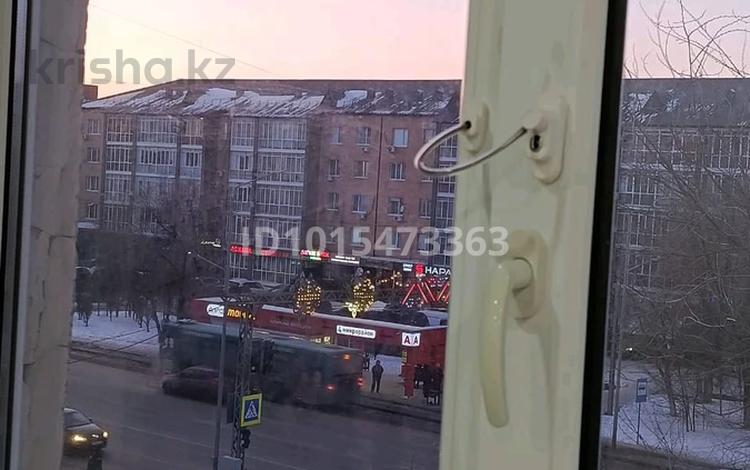 3-комнатная квартира · 70 м² · 4/9 этаж, мкр 4 10 — Возле остановки 4 микрорайон за 160 000 ₸ в Уральске — фото 2