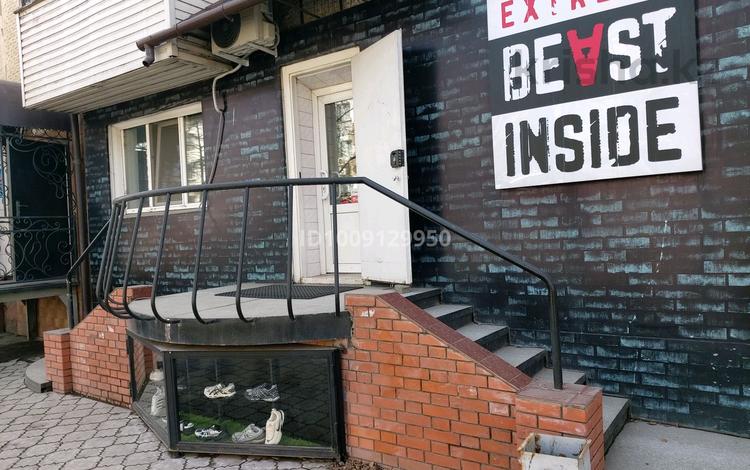 Свободное назначение, офисы, магазины и бутики, салоны красоты, медцентры и аптеки, образование, развлечения, конференц-залы, кабинеты и рабочие места, студии · 44 м² за 220 000 〒 в Петропавловске — фото 2