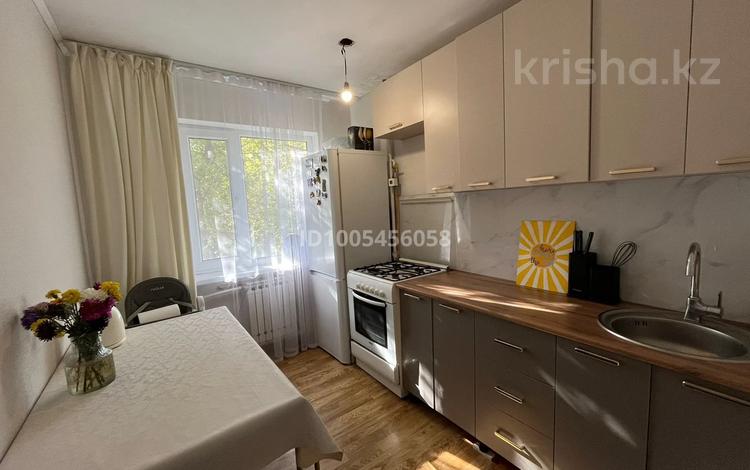 3-бөлмелі пәтер · 77.6 м² · 2/5 қабат, мкр Юго-Восток, Проспект строителей 21, бағасы: 22.5 млн ₸ в Караганде, Казыбек би р-н — фото 2