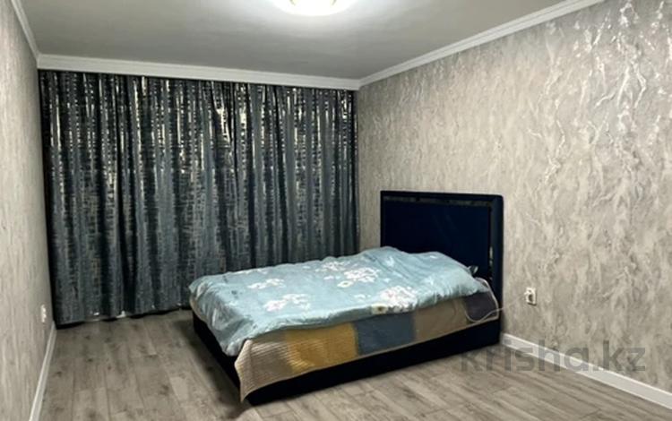 2-комнатная квартира, 52 м², 7/10 этаж посуточно, мкр Аккент за 15 000 〒 в Алматы, Алатауский р-н — фото 2