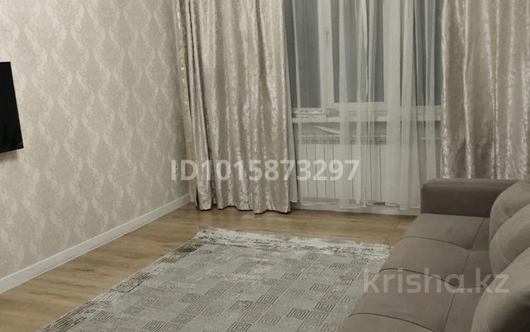 2-комнатная квартира · 60 м² · 1/5 этаж, мкр Айнабулак-1, Мкр Айнабулак-3 141 за 300 000 ₸ в Алматы, Жетысуский р-н — фото 2