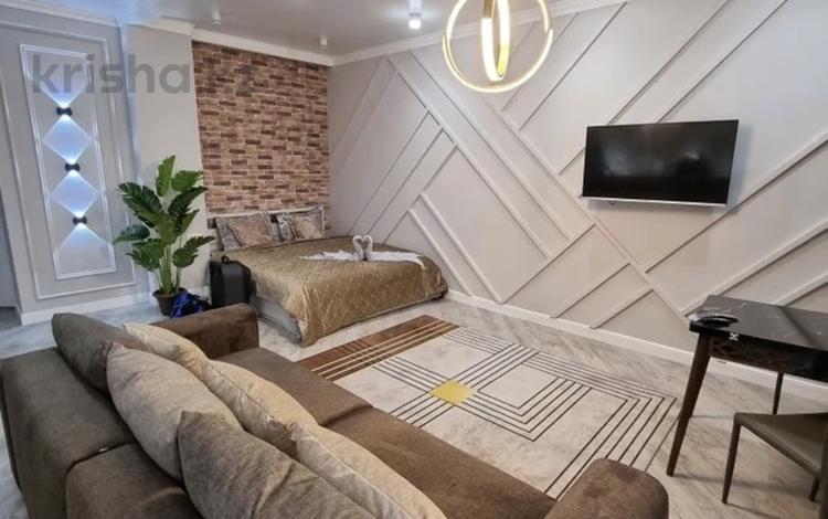 1-комнатная квартира · 89 м² · 1/20 этаж, мкр Тастак-2, Абая 160/4 за 16 000 ₸ в Алматы, Алмалинский р-н — фото 2