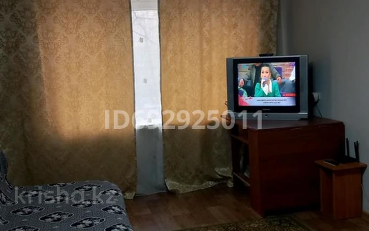 1-комнатная квартира · 30 м² · 2/5 этаж, Ермекова 29/3 — 45 квартал, вокзал , Ержанова ул. за 9 000 ₸ в Караганде, Казыбек би р-н — фото 2