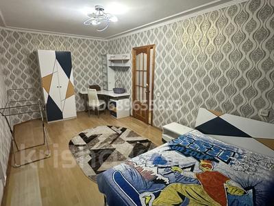 4-комнатная квартира, 90 м², 3/9 этаж помесячно, 8 микрорайон 48 за 200 000 〒 в Темиртау