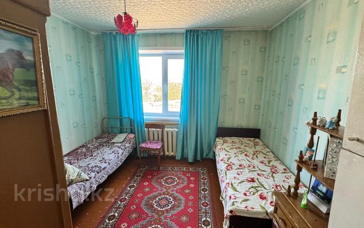 3-комнатная квартира · 50 м² · 2/5 этаж, Камзина 11 за 8 млн ₸ в Аксу — фото 6