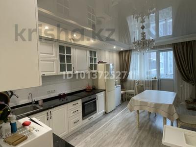 2-комнатная квартира · 80.6 м² · 12/17 этаж, Тауелсиздик 34 — Тауелсиздик, Момышулы за 38 млн ₸ в Астане, Алматы р-н