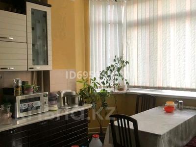 3-комнатная квартира · 74 м² · 4/9 этаж, Райымбека — Райымбека Ауэзова за 55 млн ₸ в Алматы, Жетысуский р-н