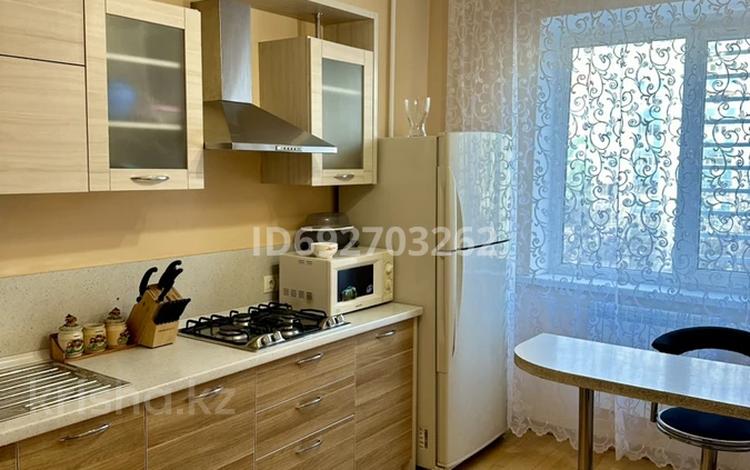 1-бөлмелі пәтер · 45 м² · 5/9 қабат, Таугүл ш/а. 4 — Жандосова (напротив университета НарХоз)), бағасы: 250 000 ₸ в Алматы, Ауэзовский р-н — фото 2