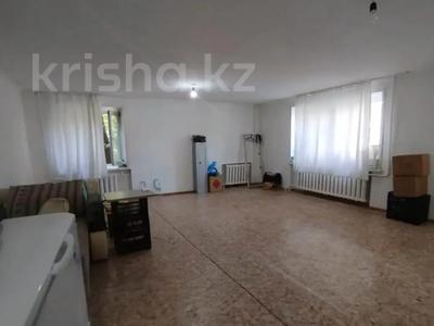 2-комнатная квартира · 43.5 м² · 1/9 этаж, Кабанбай батыра 154 за 15.5 млн ₸ в Усть-Каменогорске