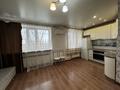 1-бөлмелі пәтер · 30.8 м² · 5/5 қабат, Пришахтинск, 21й микрорайон 7 — Цон, бағасы: 8.7 млн ₸ в Караганде, Алихана Бокейханова р-н — фото 4