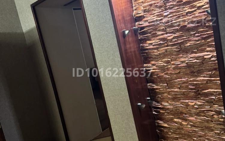 3-комнатная квартира · 65 м² · 2/5 этаж, Сейфуллина 102 за 300 000 ₸ в Алматы, Турксибский р-н — фото 2