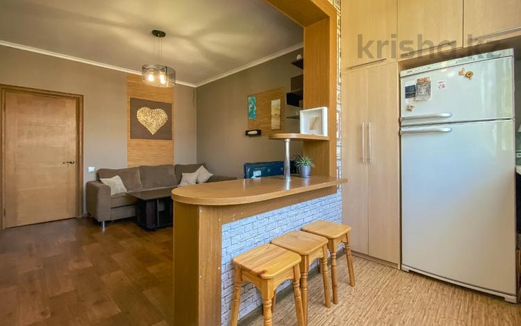 2-комнатная квартира, 52 м², 3/4 этаж помесячно, мкр №9 69/6 — Жандосова за 240 000 〒 в Алматы, Ауэзовский р-н — фото 11