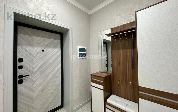 2-комнатная квартира · 65 м² · 2/6 этаж, учетный квартал 067 456/2 за 35 млн ₸ в Караганде, Алихана Бокейханова р-н — фото 2