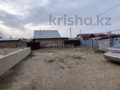 Отдельный дом · 2 комнаты · 80 м² · 10 сот., Ауезова 15 — Шубаева за 30 млн ₸ в 