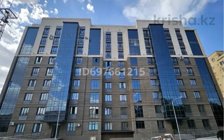3-комнатная квартира · 92.2 м² · 8/9 этаж, мкр Новый Город, Чижевского 9А за 60 млн ₸ в Караганде, Казыбек би р-н — фото 2