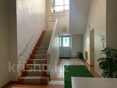 Отдельный дом · 13 комнат · 600 м², Муканова — Айтеке би за 3 млн 〒 в Алматы, Алмалинский р-н